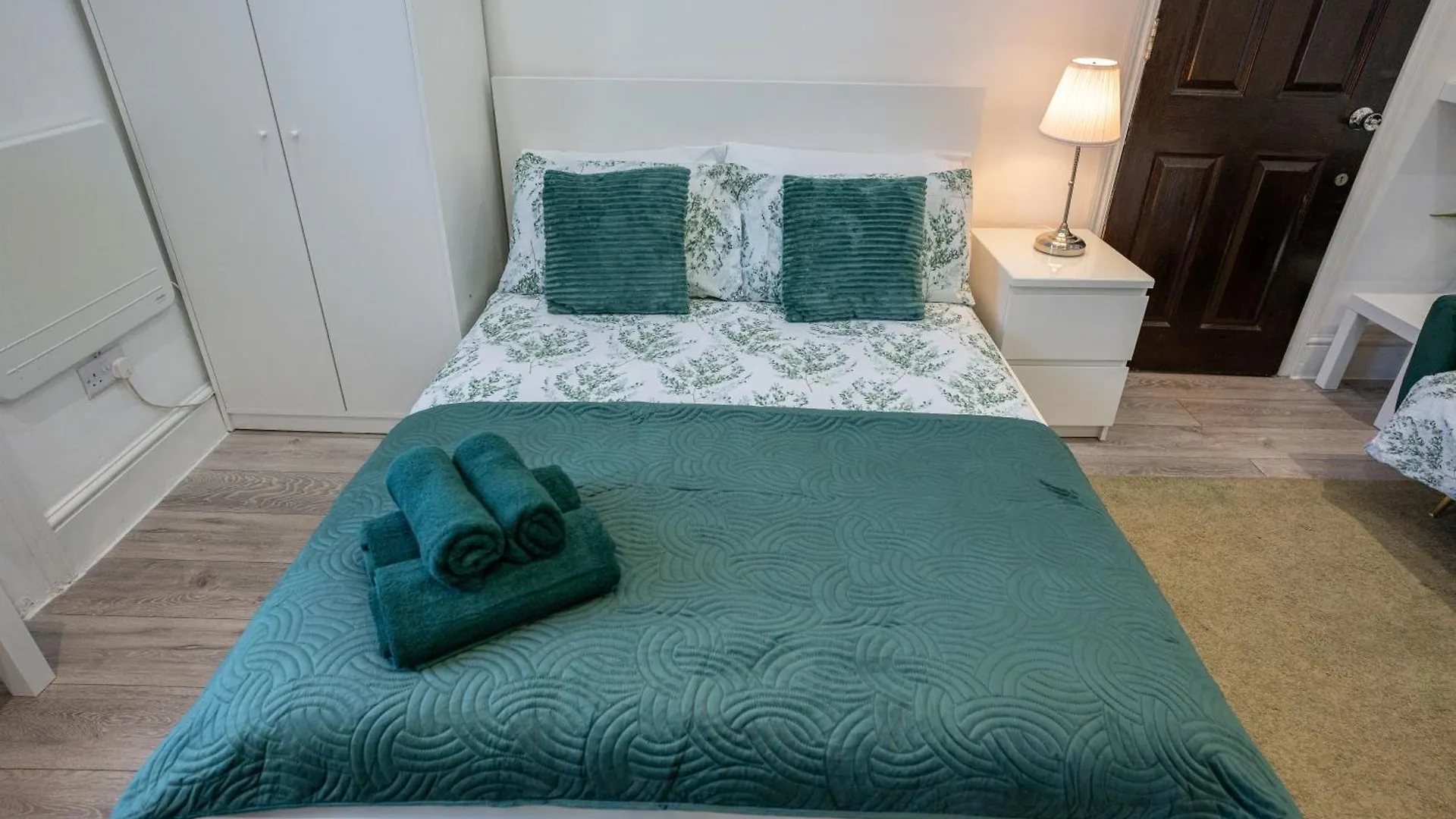 לונדון Beautiful Studio Flat In Hackney Next To Overground Station בריטניה