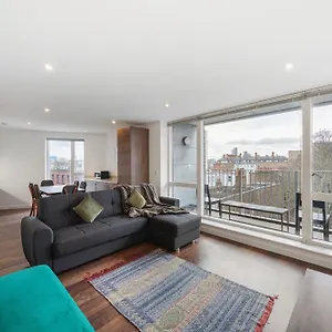 Apartment Modern & Spacious 3 Bed With Free Parking & Lift In Shoreditch, Next To Station, London